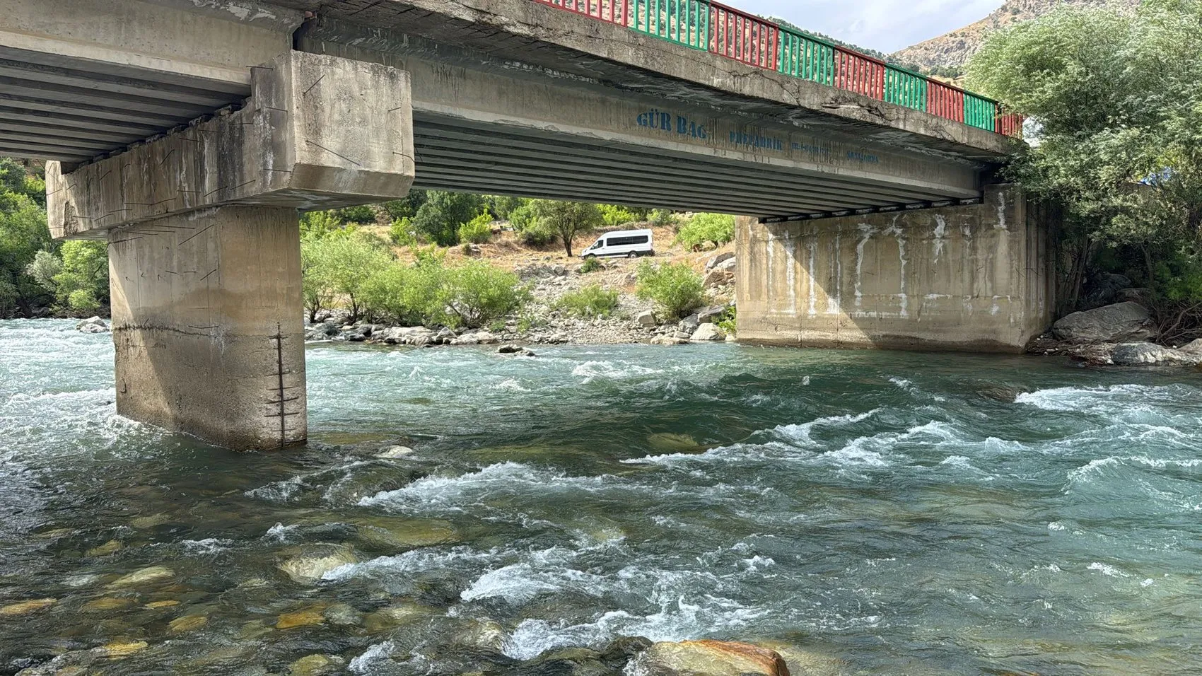 Bingöl'de çayda kaybolan Vedat Karabulut için arama çalışmaları sürüyor
