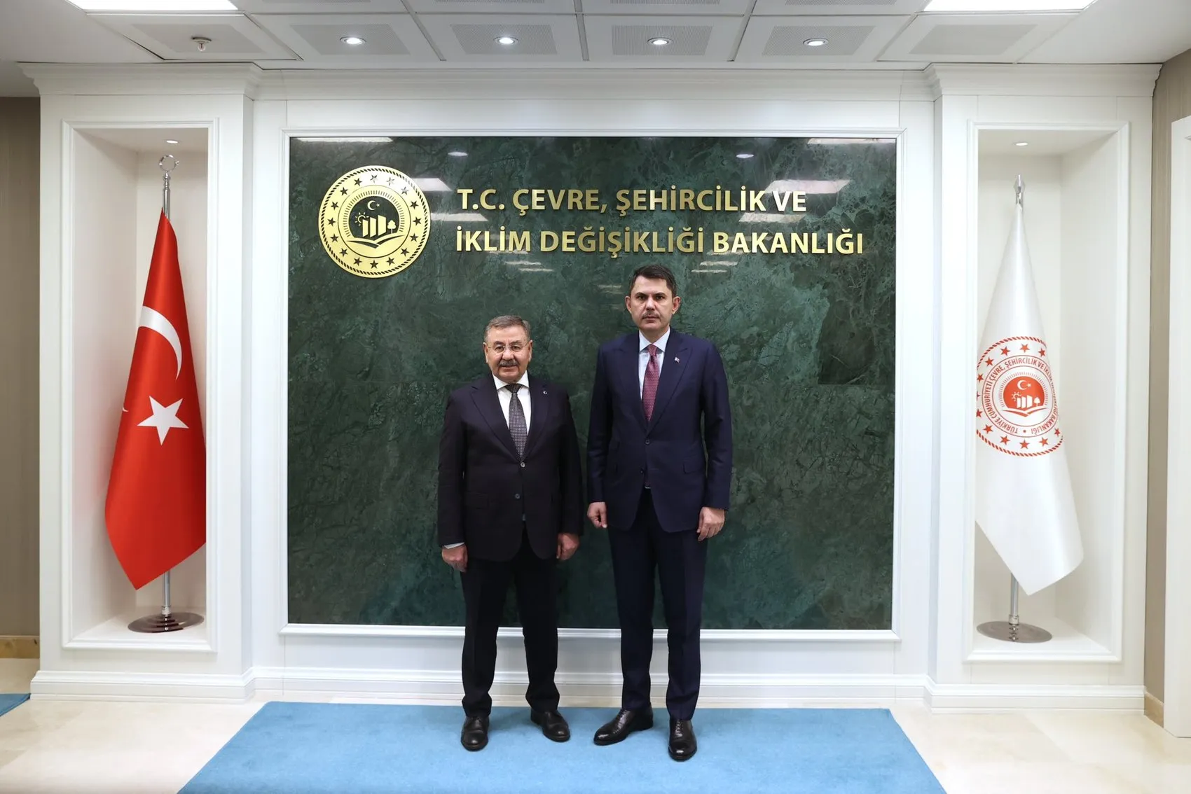 Bakan Kurum Ankara'nın iki ilçesi için mesaiye başladı