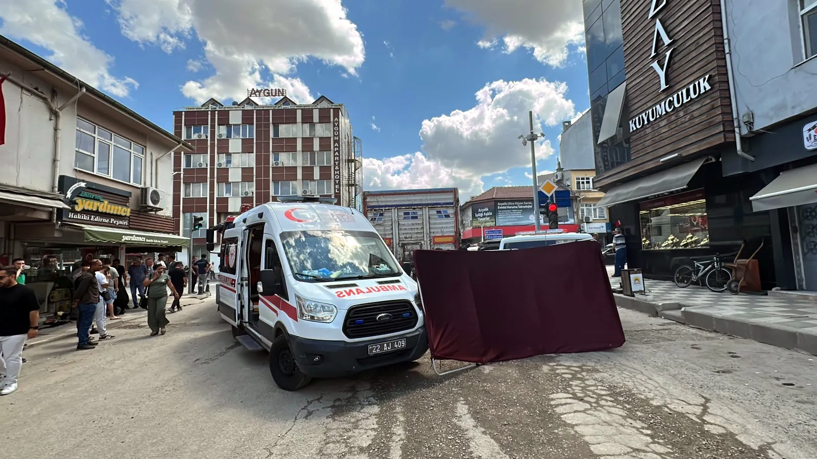 Edirne Havsa’da TIR’ın çarptığı 51 yaşındaki emlakçı hayatını kaybetti