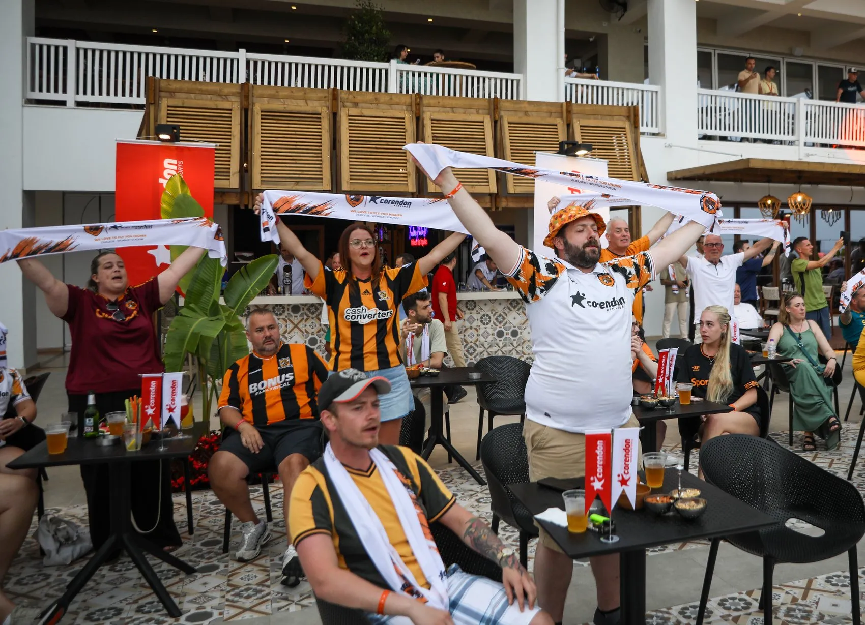 Acun Ilıcalı Hull City taraftarlarını Antalya’da ağırladı