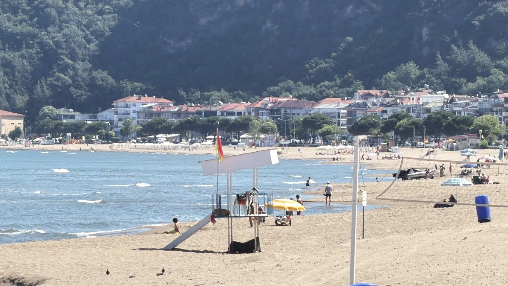 Bartın İnkumu plajında bir günde 32 kişi ölümden döndü