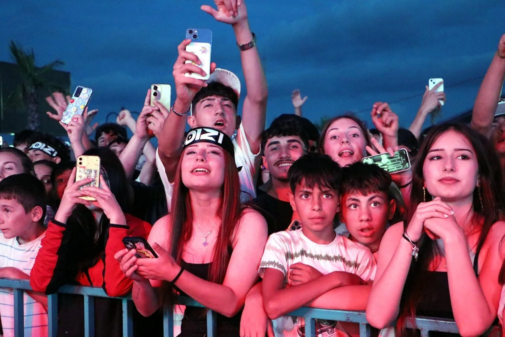 Tekirdağ Kiraz Festivali coşkusu Merve Özbey ve Poizi ile zirve yaptı