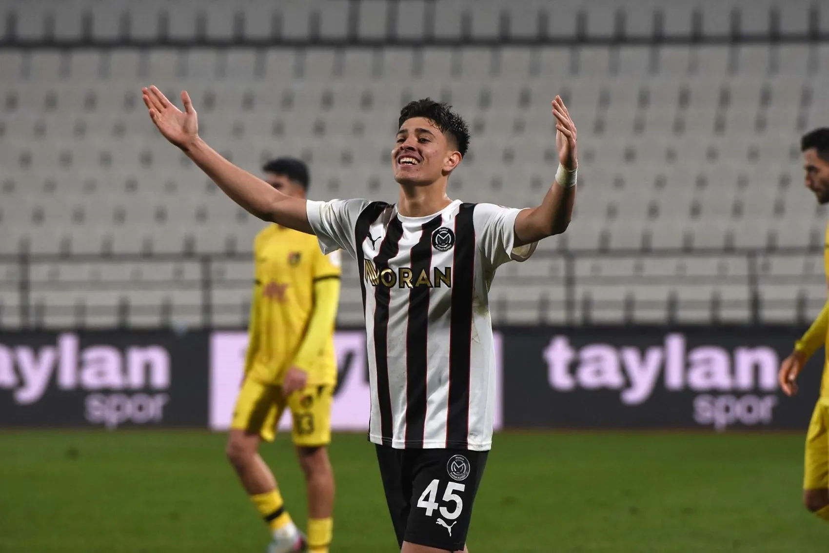 Manisa FK'nın genç yıldızları Süper Lig yolcusu
