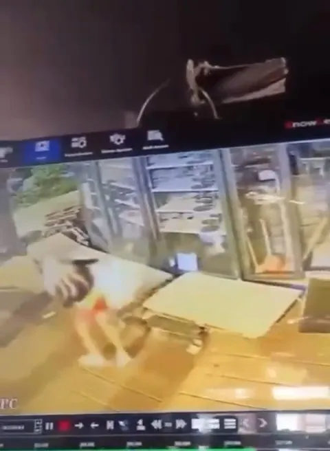 Bursa'da pes dedirten hırsızlık Peruk ve mini etekle kilim çaldı