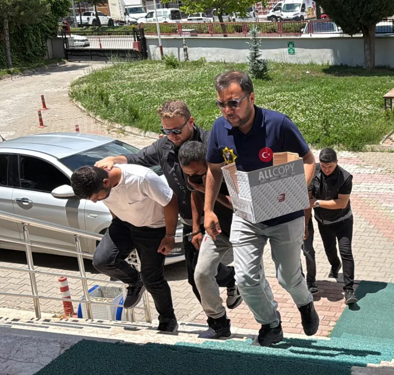 Konya'da vites körüğüne gizlenmiş uyuşturucu operasyonu