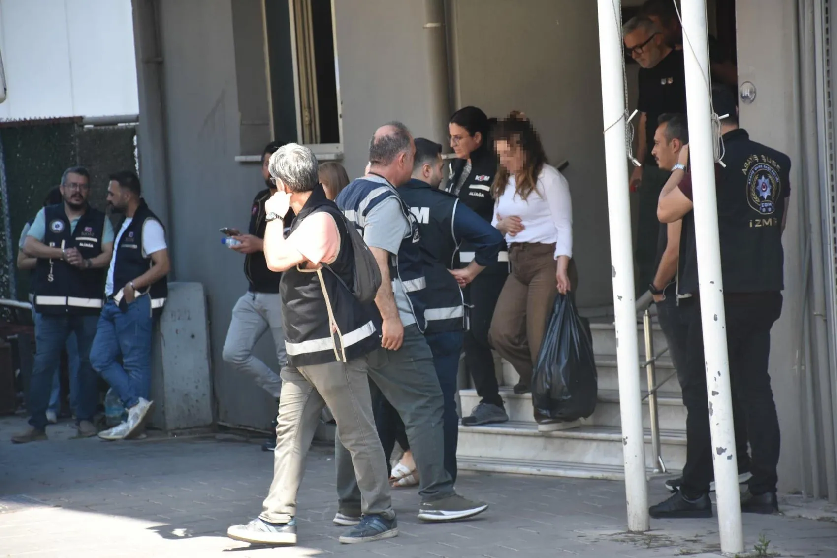 Ege Üniversitesi’ndeki yolsuzluk operasyonunda mal varlıklarına el konuldu