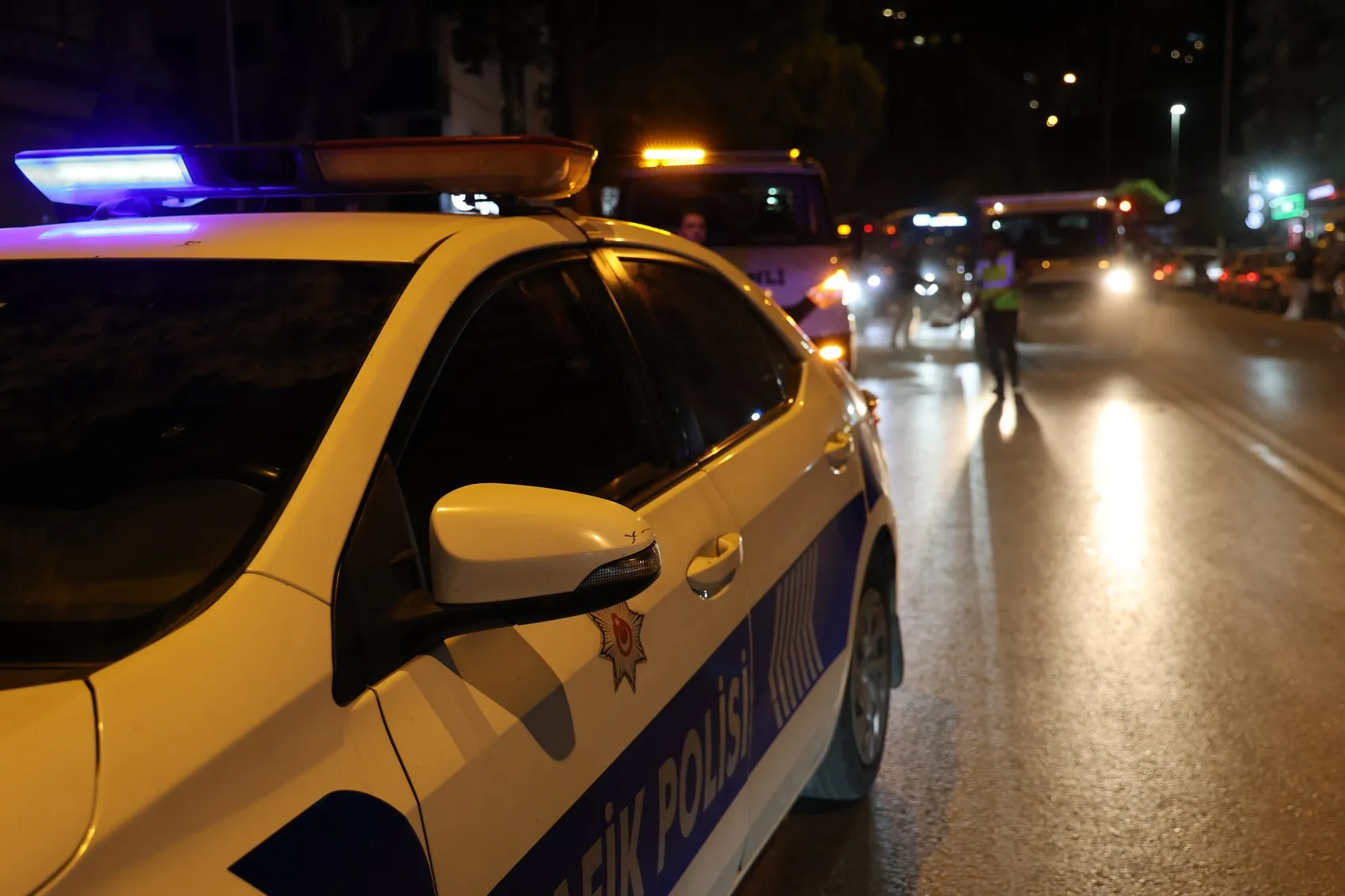 İzmir'de direksiyon başında kalp krizi geçiren sürücü hayatını kaybetti