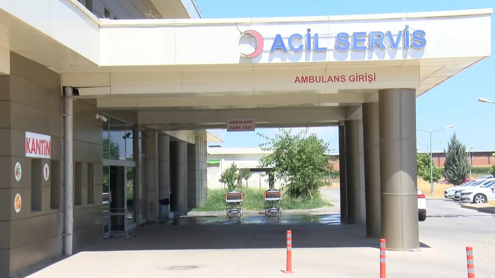 Diyarbakır'da oyun oynayan çocuk evde bulduğu silahla vuruldu