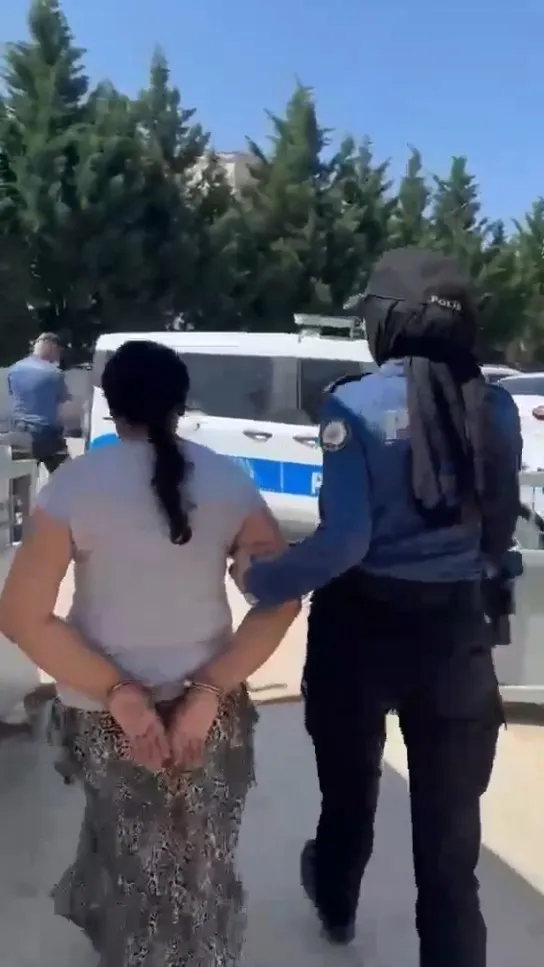 Karacabey polisinden aranan firariye şafak operasyonu