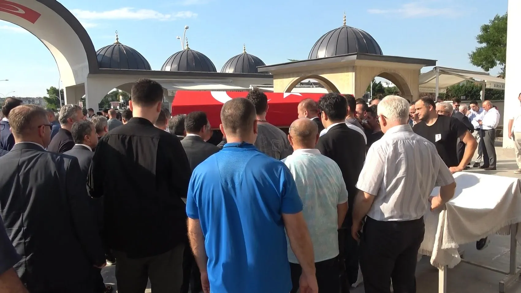 Savcı Ayhan Uyumaz son yolculuğuna uğurlandı