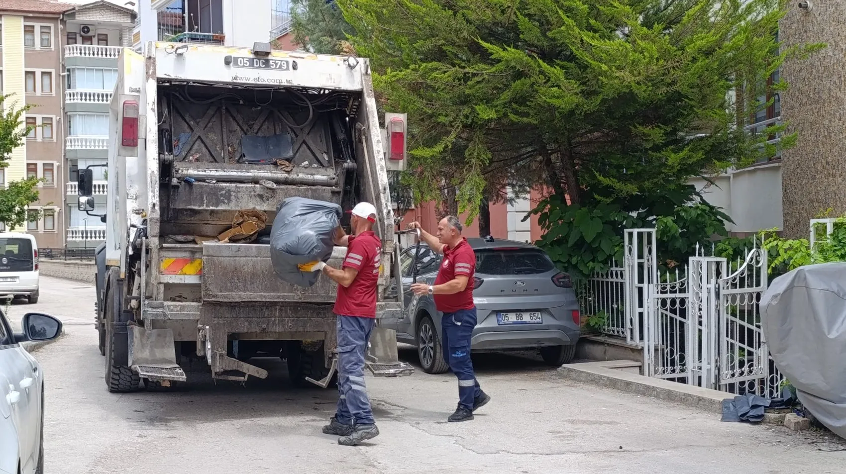 Amasya'da bir evden çıkanlar ekipleri şaşkına çevirdi