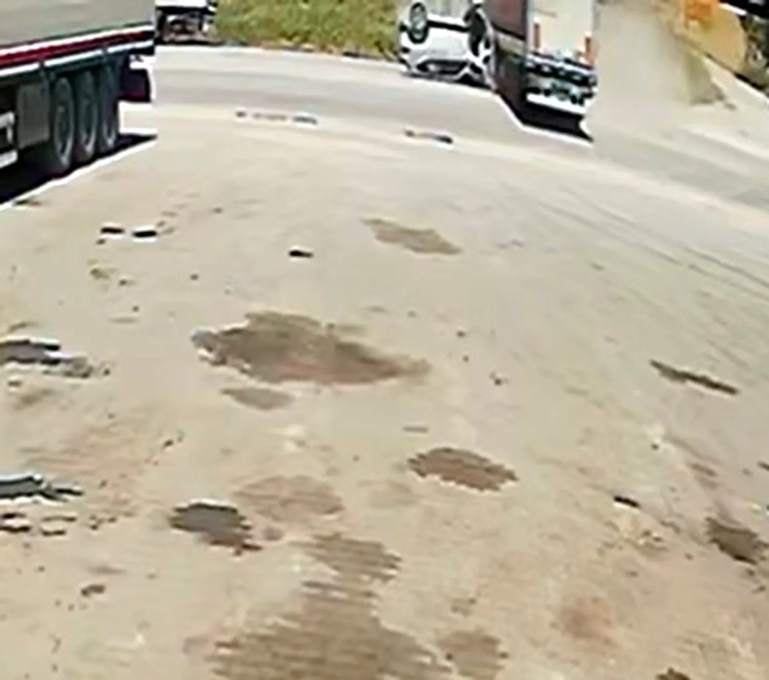 Edirne’de feci kaza Kavşakta takla atan otomobilden 3 kişi yaralı çıktı