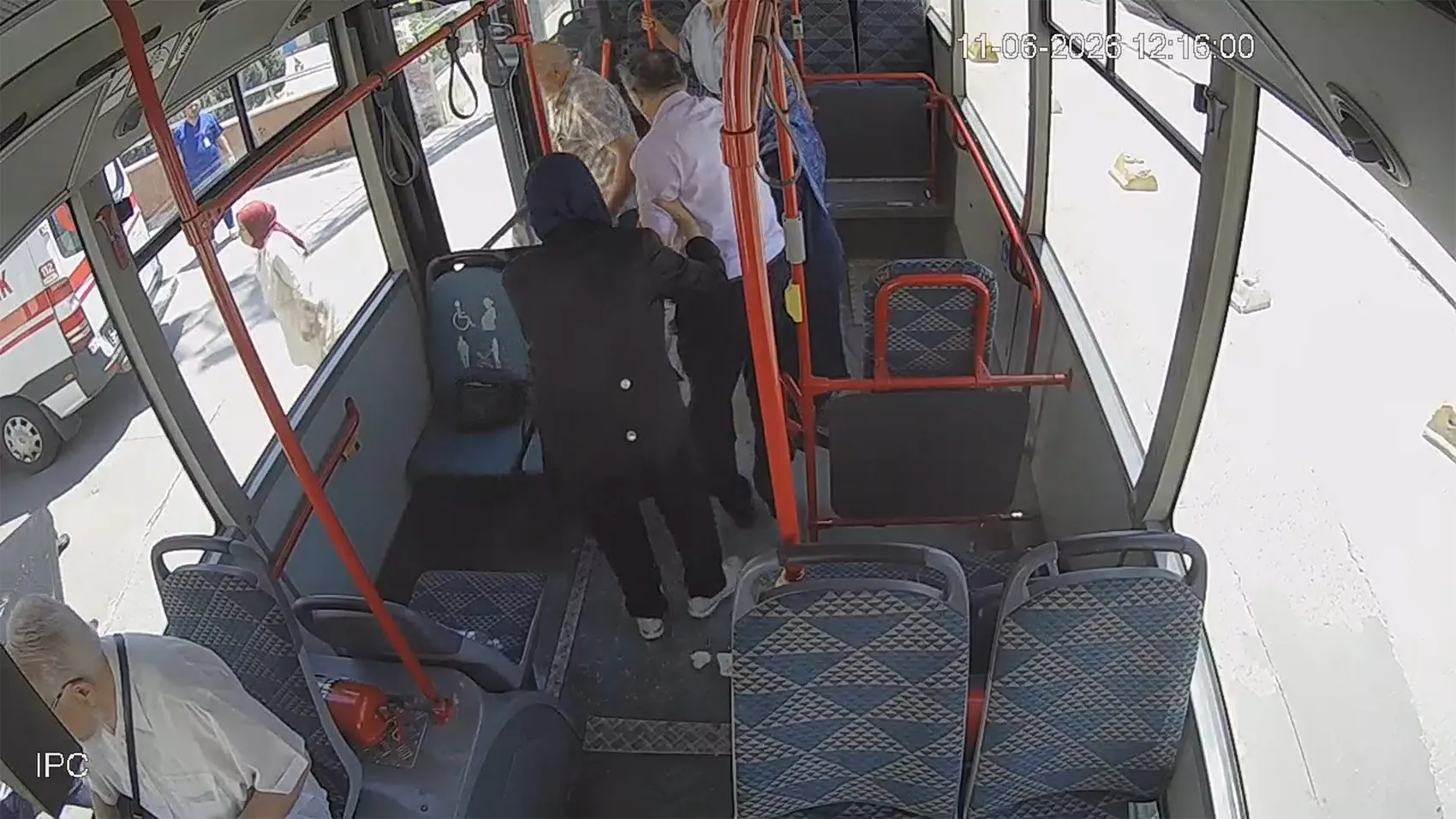 Sakarya'da örnek şoför Fenalaşan yolcuyu hastaneye yetiştirdi