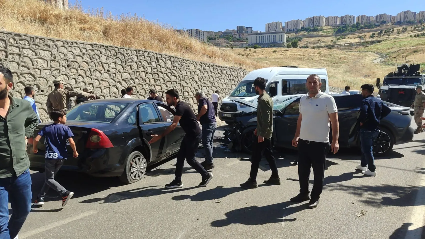 Şırnak yolunda otomobil karşı şeride geçti 1 ölü