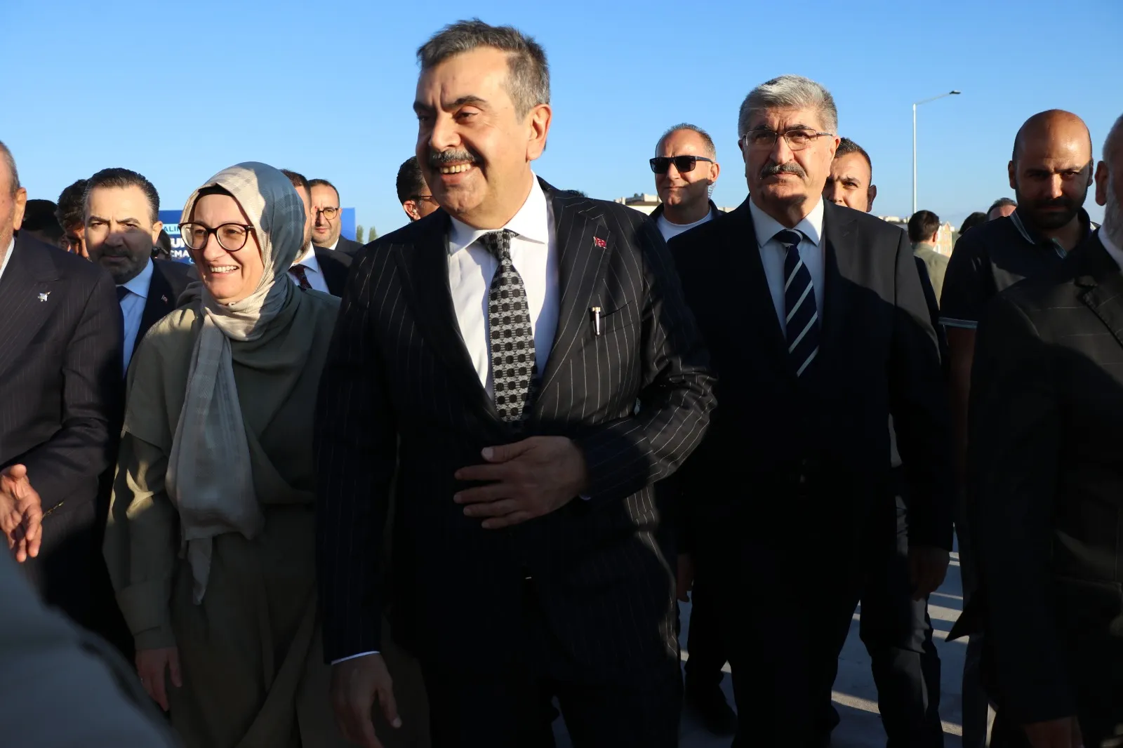 Bakan Tekin Cemevi'nde İnançlar Devlet Güvencesinde