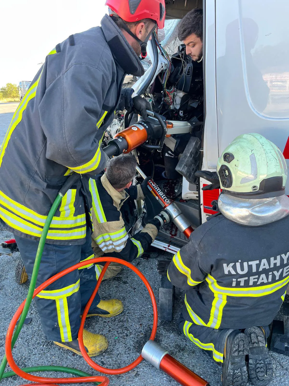 Kütahya yolunda ambulans kazası Bir can kaybı var
