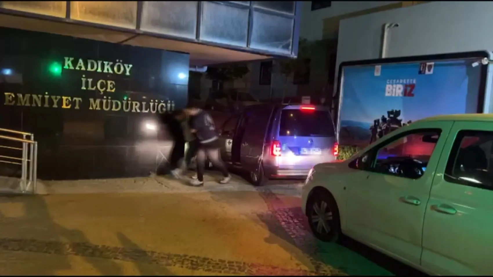 Kadıköy sokaklarında kovalamaca Uyuşturucu tacirleri cezaevine gönderildi