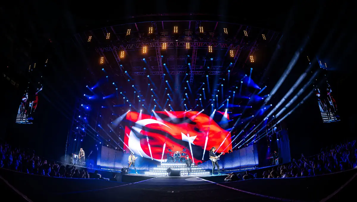 Scorpions 33 yıl sonra İstanbul da! Aynı stadyumda tarihi yeniden yazdı 7