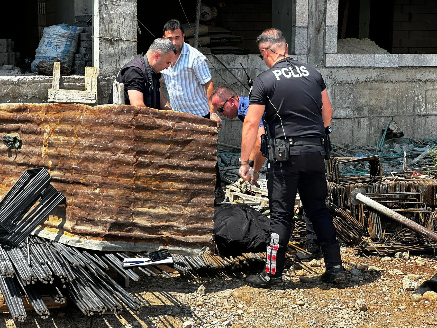 Mersin'de inşaatta çalışan işçi 10'uncu kattan düşerek hayatını kaybetti