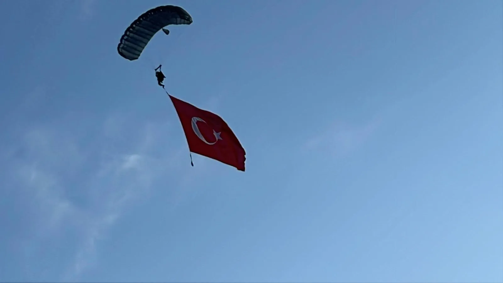 Kapadokya gökyüzünde nefes kesen jandarma gösterisi
