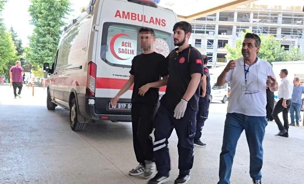 TYT sırasında fenalaşan öğrenci hastaneye kaldırıldı