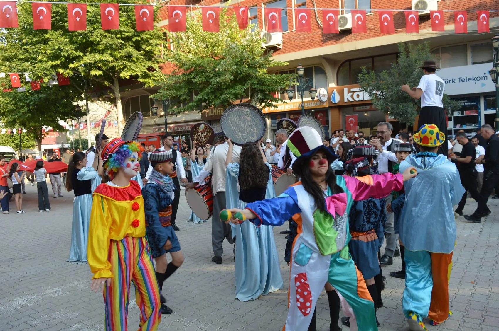 Mardin Yeşilli’de kiraz mevsimi büyük bir coşkuyla kutlanıyor