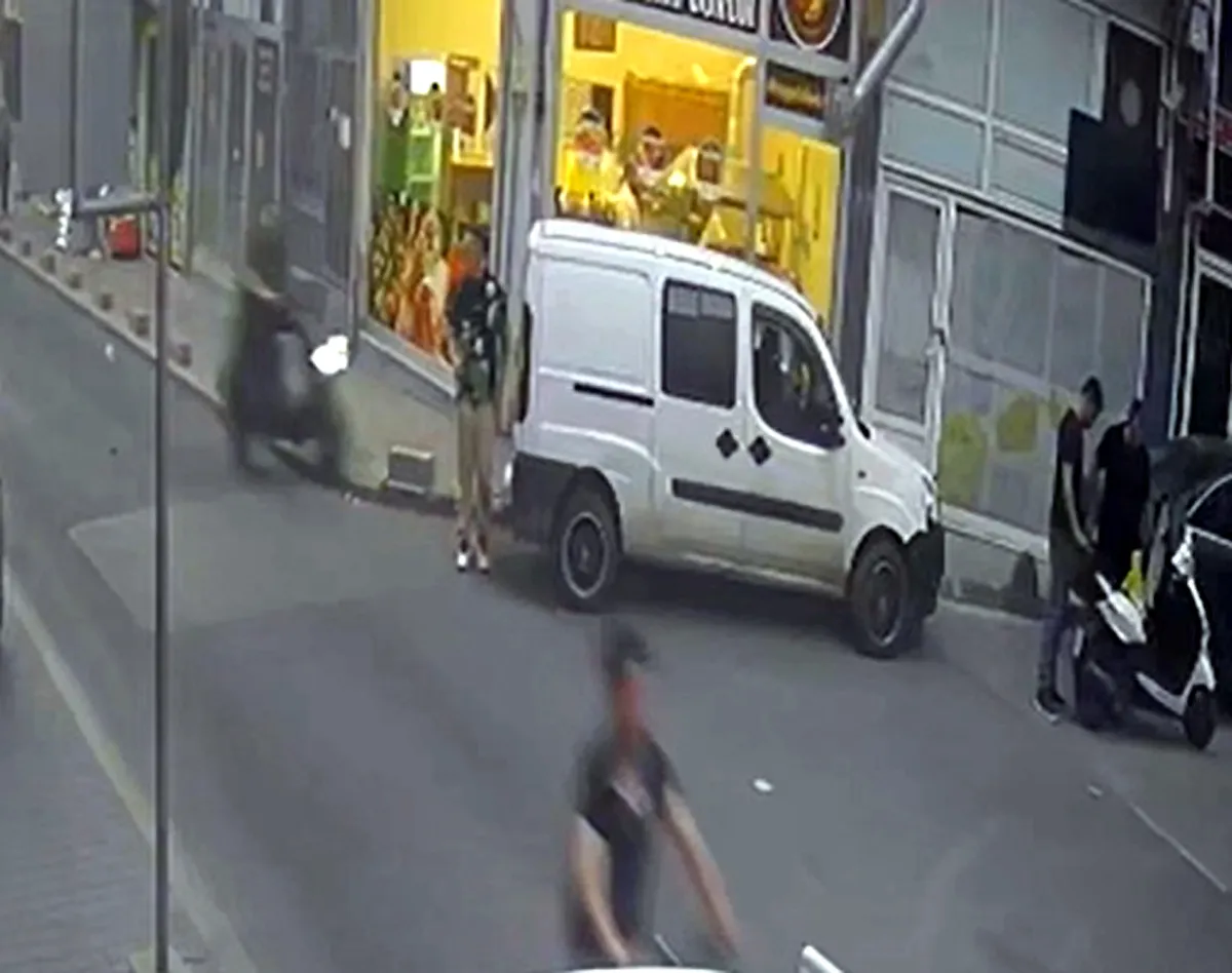 Çorlu'da şov yapayım derken park halindeki araca çarptı