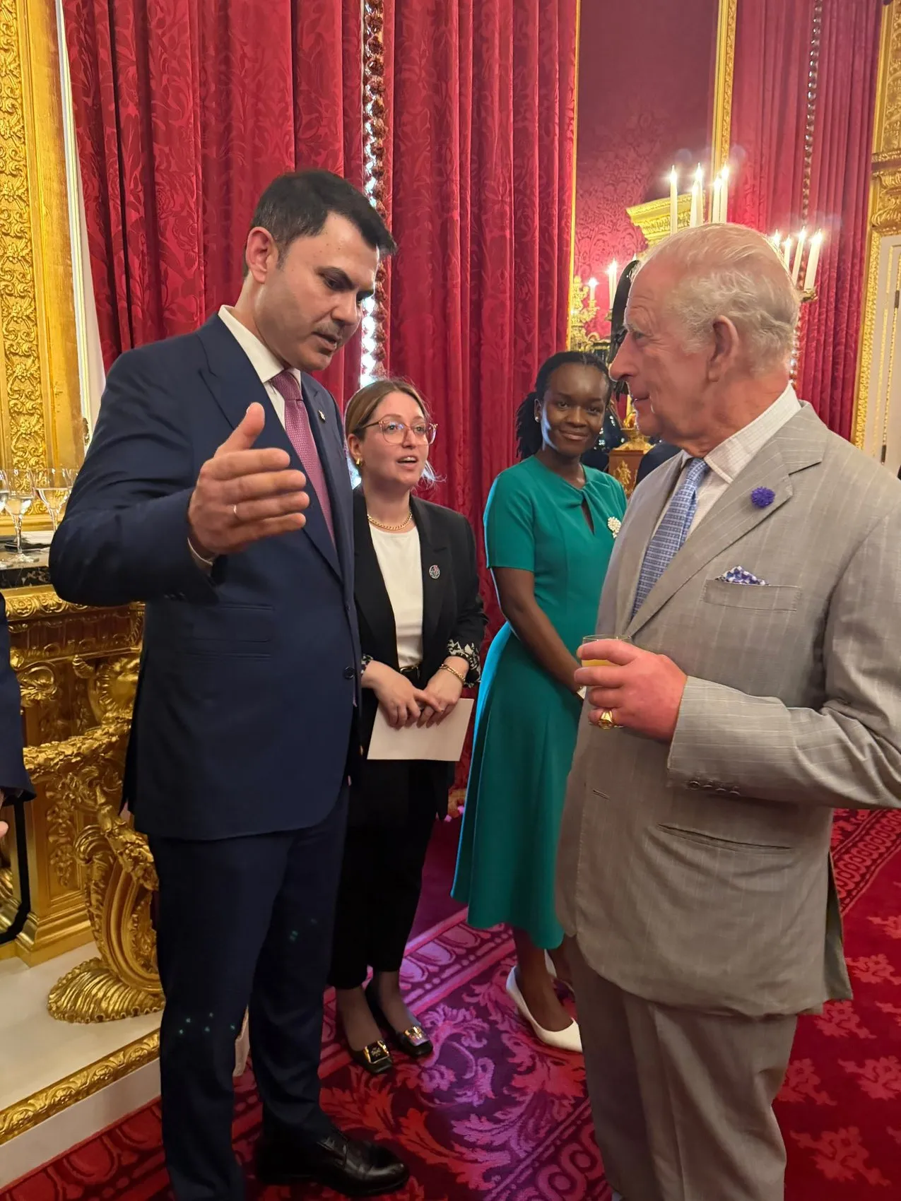 Bakan Kurum Londra'da Kral Charles ile iklim zirvesini konuştu