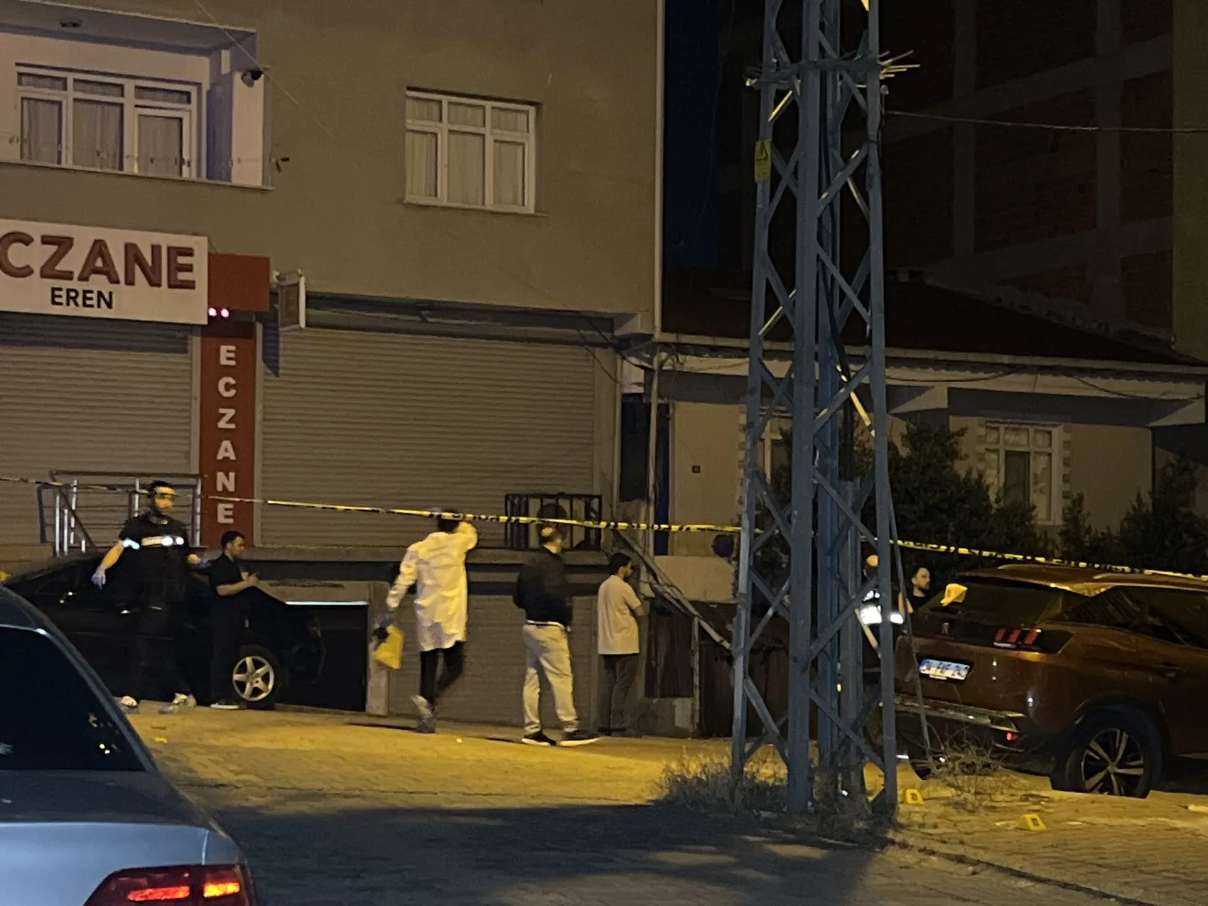 Esenyurt sokaklarında gece yarısı silahlı çatışma