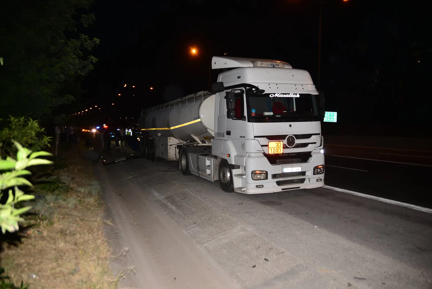 Adana'da otoyolda feci kaza Baba hayatını kaybetti çocuklar yaralı