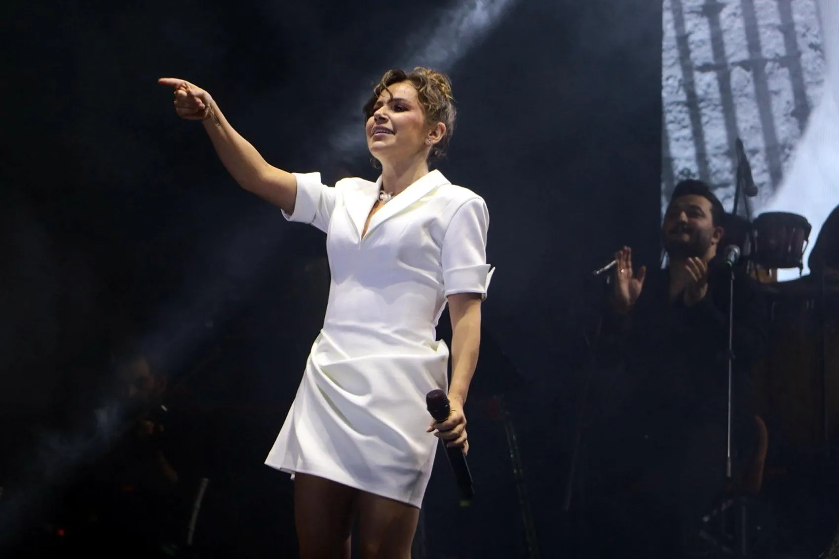 Tekirdağ Kiraz Festivali coşkusu Merve Özbey ve Poizi ile zirve yaptı