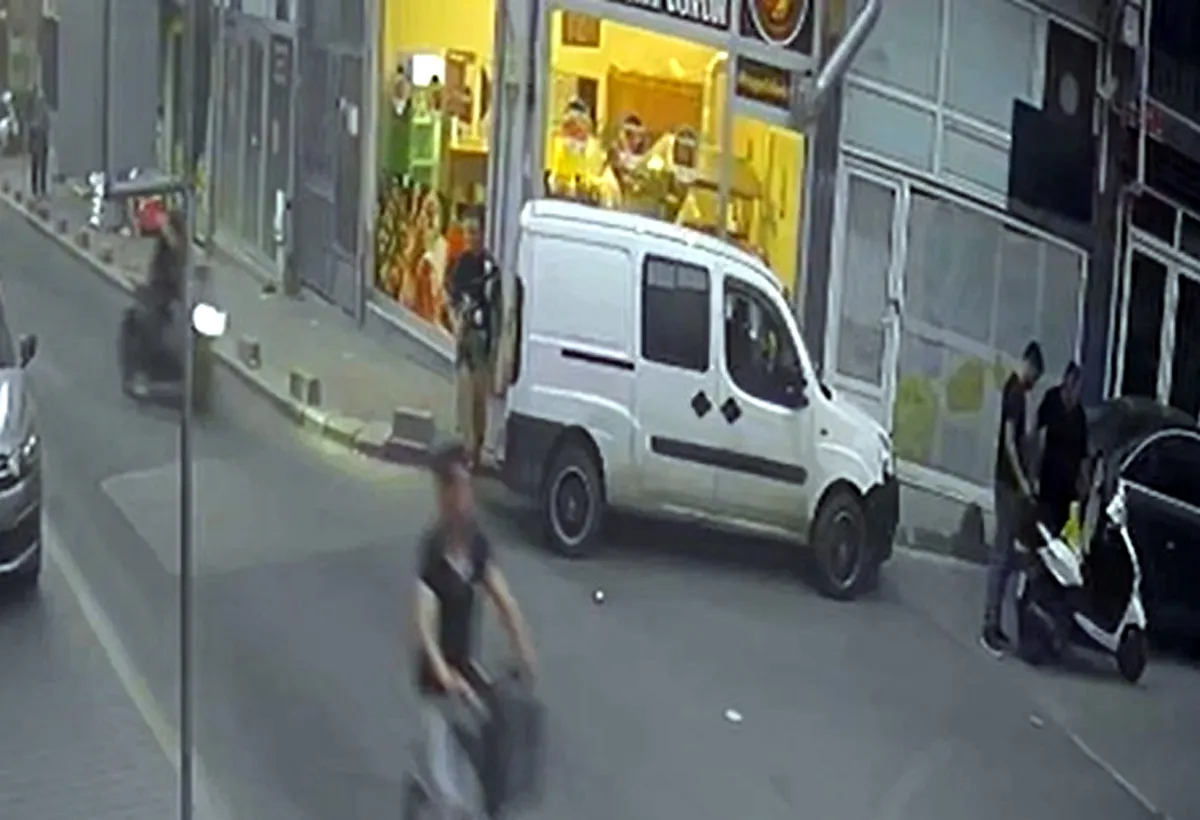 Çorlu'da şov yapayım derken park halindeki araca çarptı