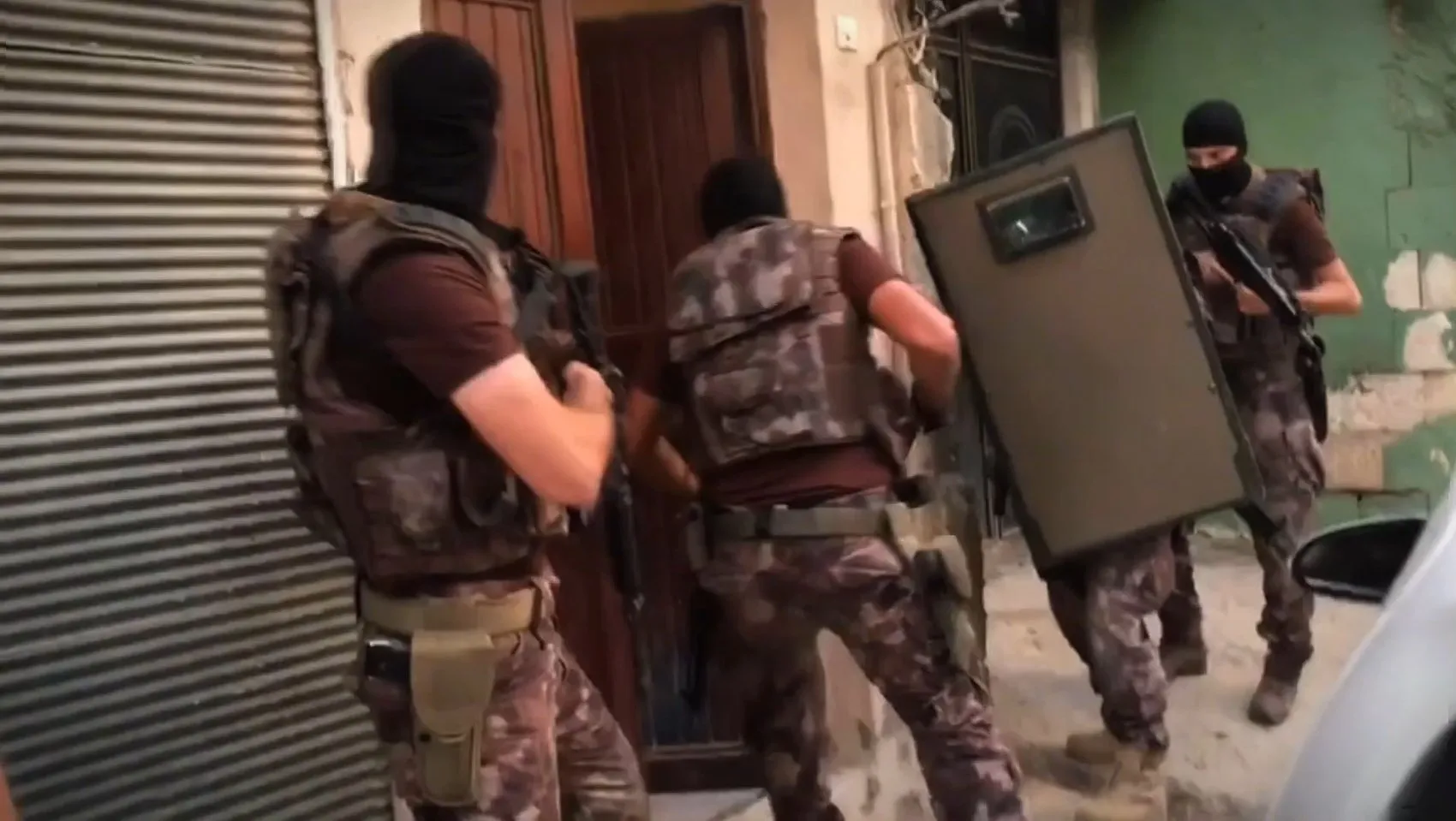 Şanlıurfa merkezli dört ilde silahlı çete operasyonu