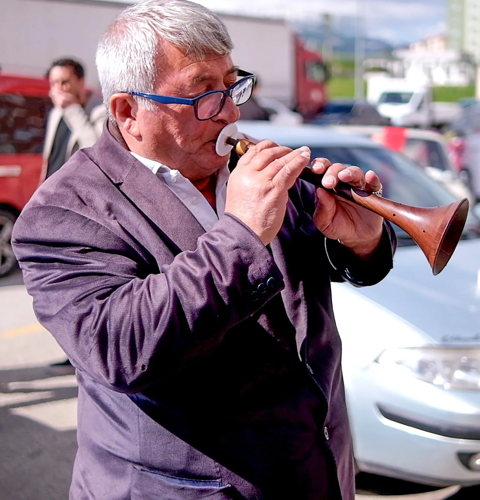Erzurum düğünlerinin değişmez ismi kimseden bahşişi esirgemiyor