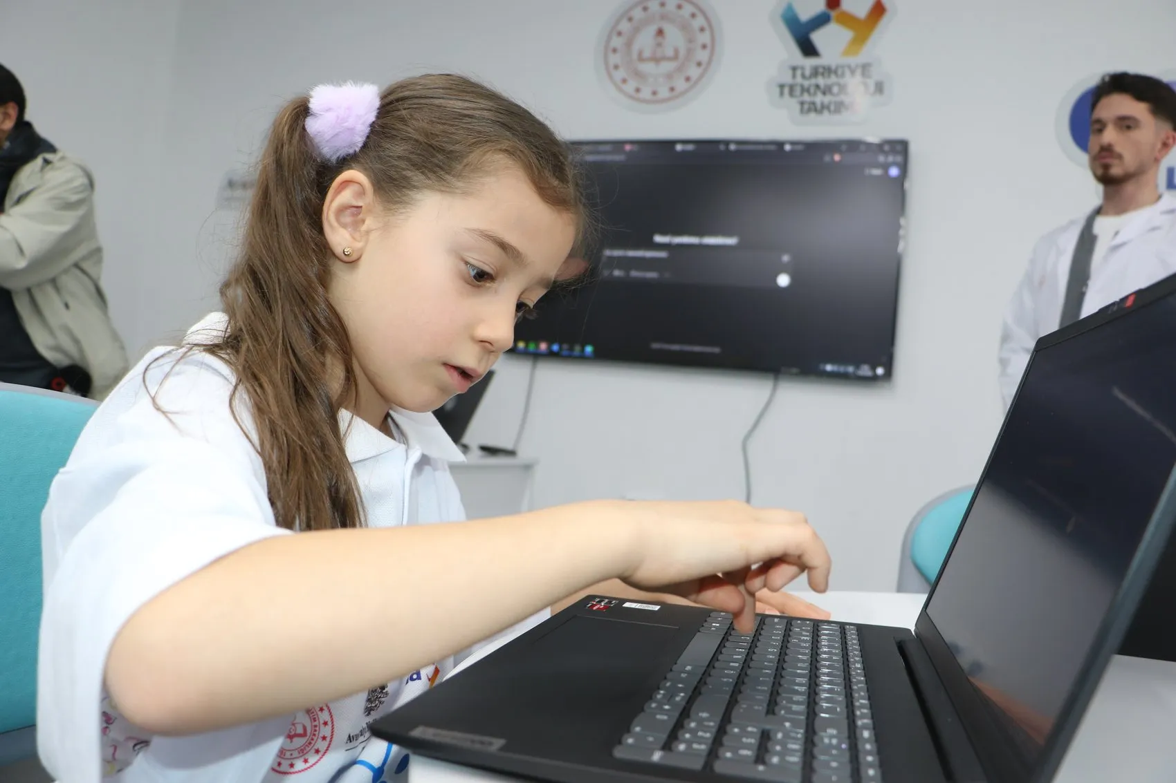Gençler dertleşmek için insan yerine yapay zekayı seçiyor