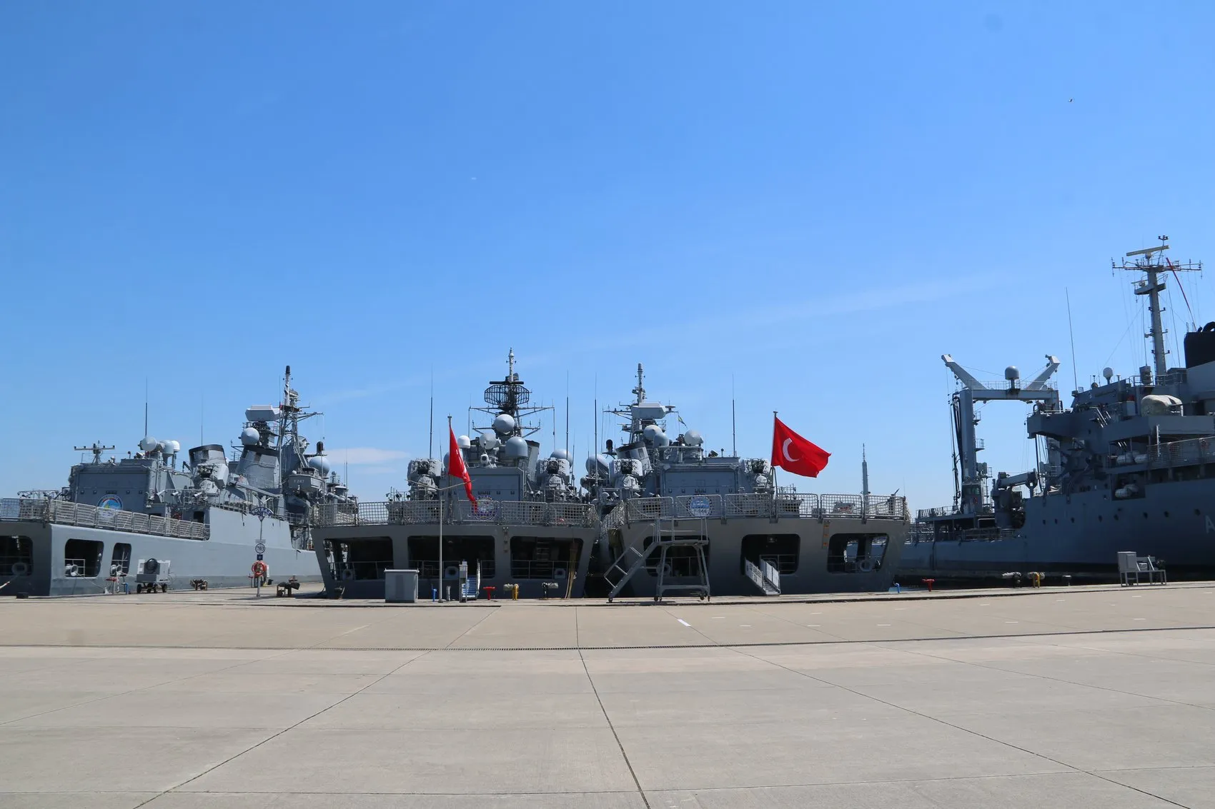 Türk donanması dört denizde dev tatbikat için düğmeye bastı