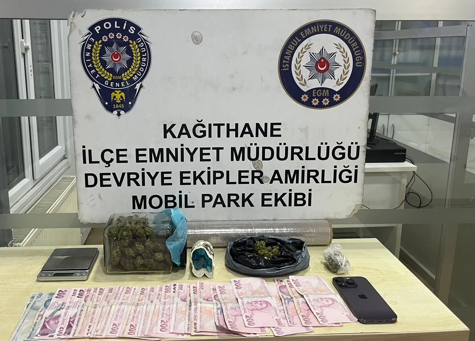 Kağıthane'de kuş kümesinde uyuşturucu operasyonu