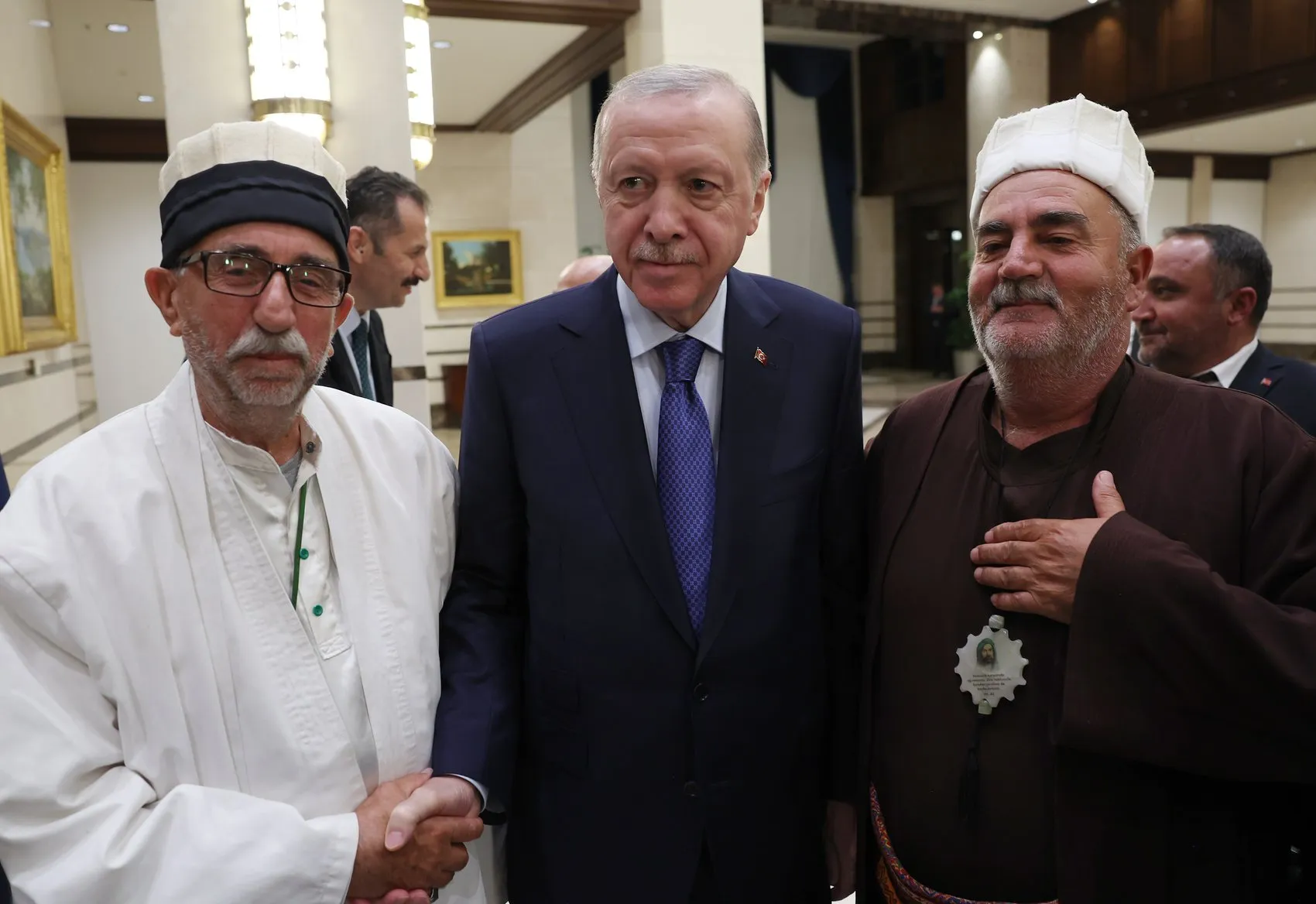 Erdoğan'dan Muharrem ayı mesajı Cemevlerine destek sürecek