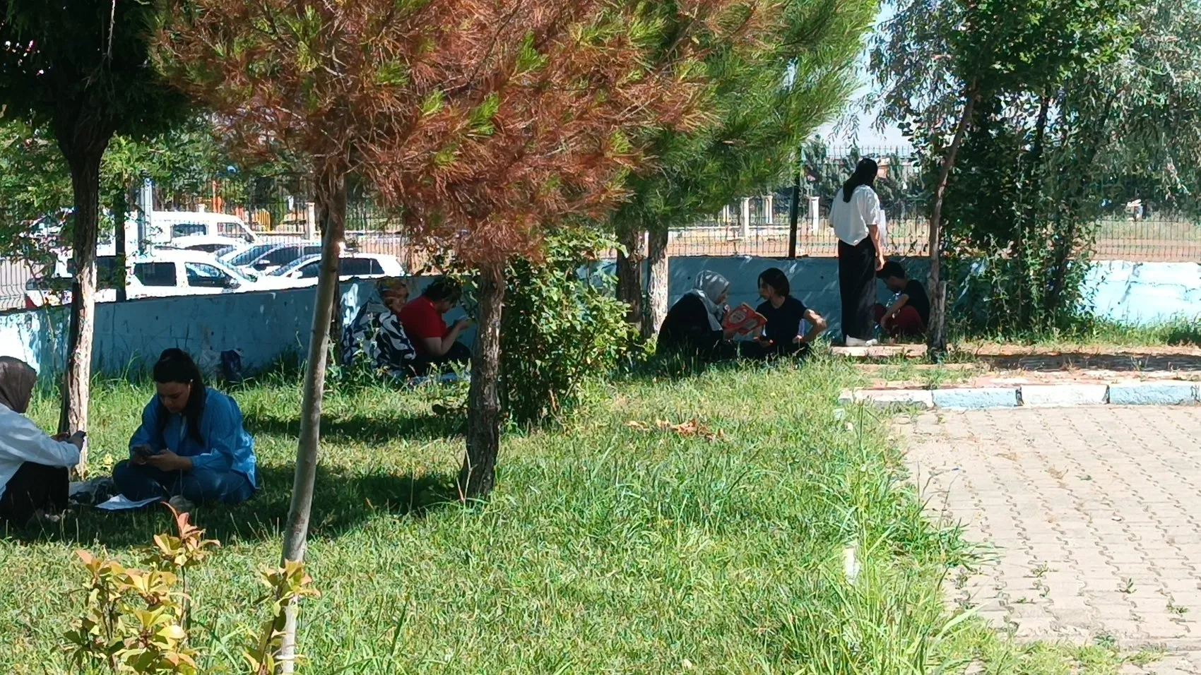 Batman üniversite hayali için sınav merkezlerine akın etti
