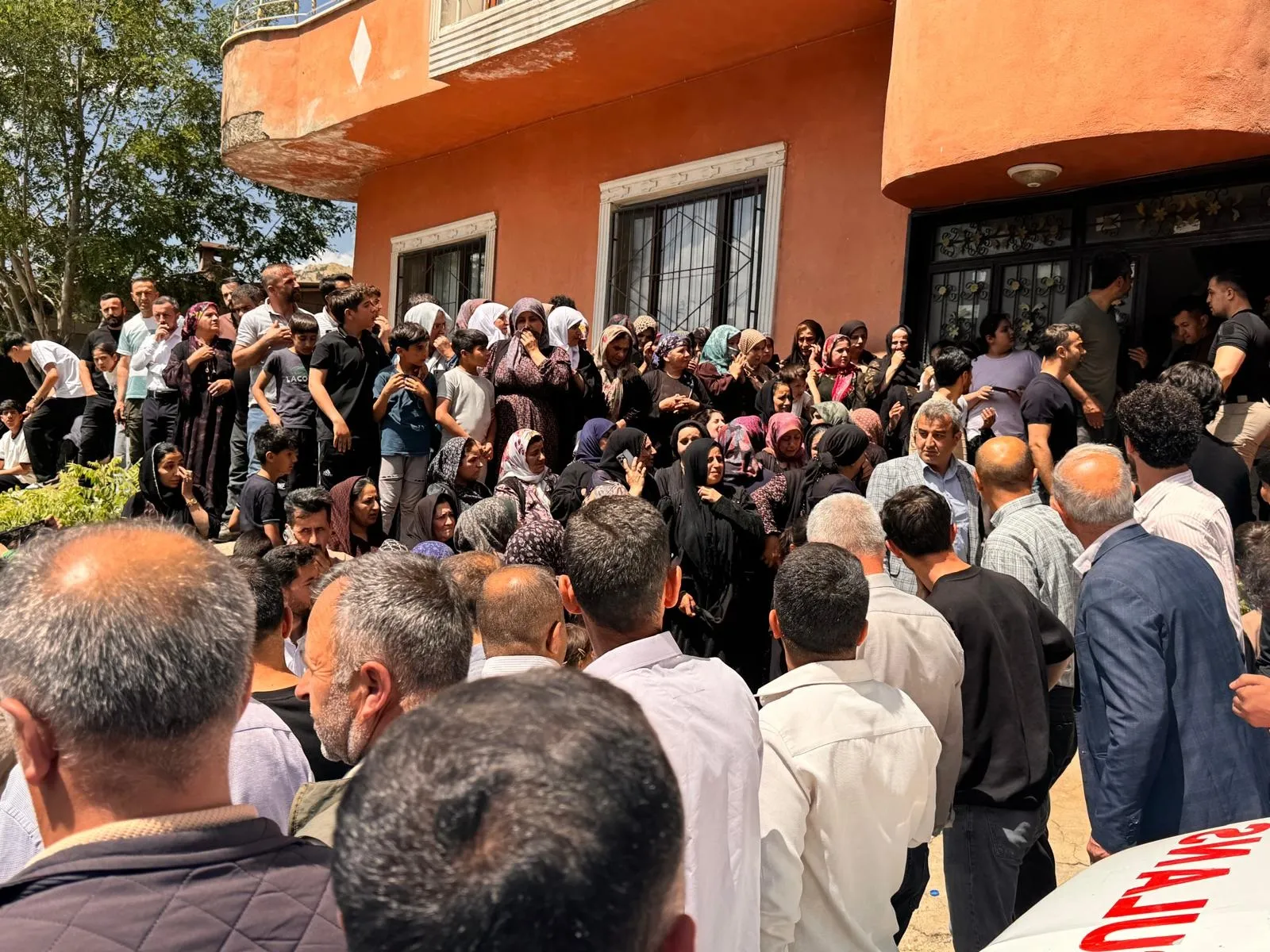 Şemdinli'de uzman çavuş dehşeti Eşini ve ailesini öldürdü