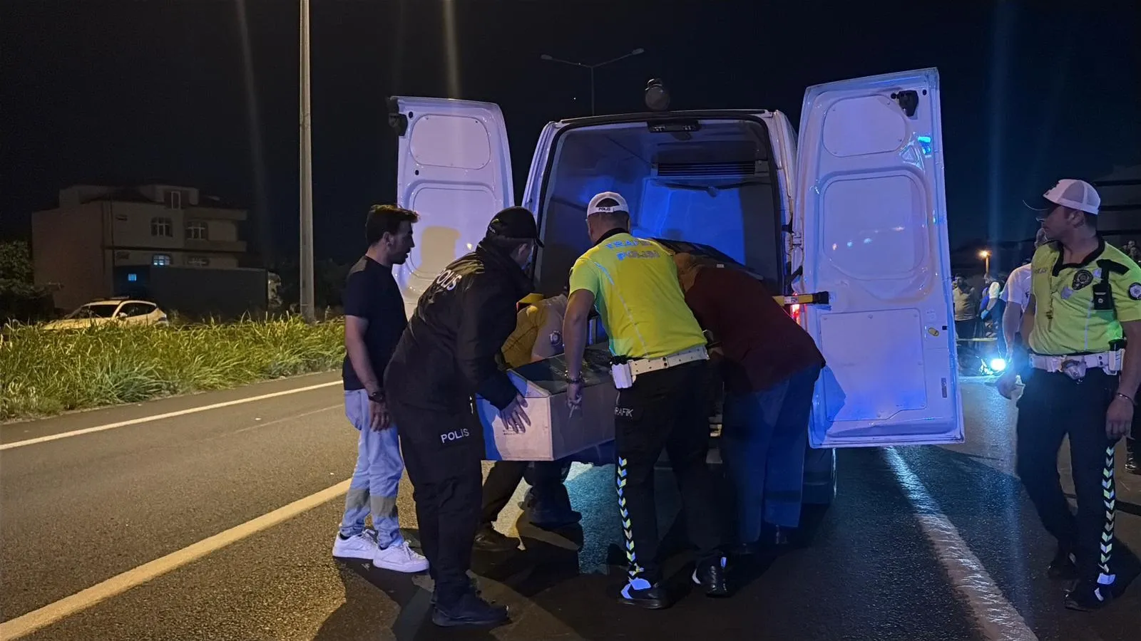 Çorlu yolunda 15 yaşındaki Rabia otomobilin çarpması sonucu hayatını kaybetti