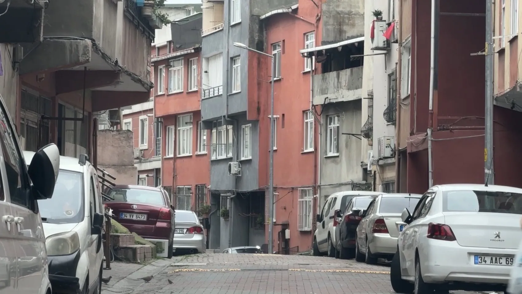 250 kilometre yol gidip 740 bin liralık altın çaldılar