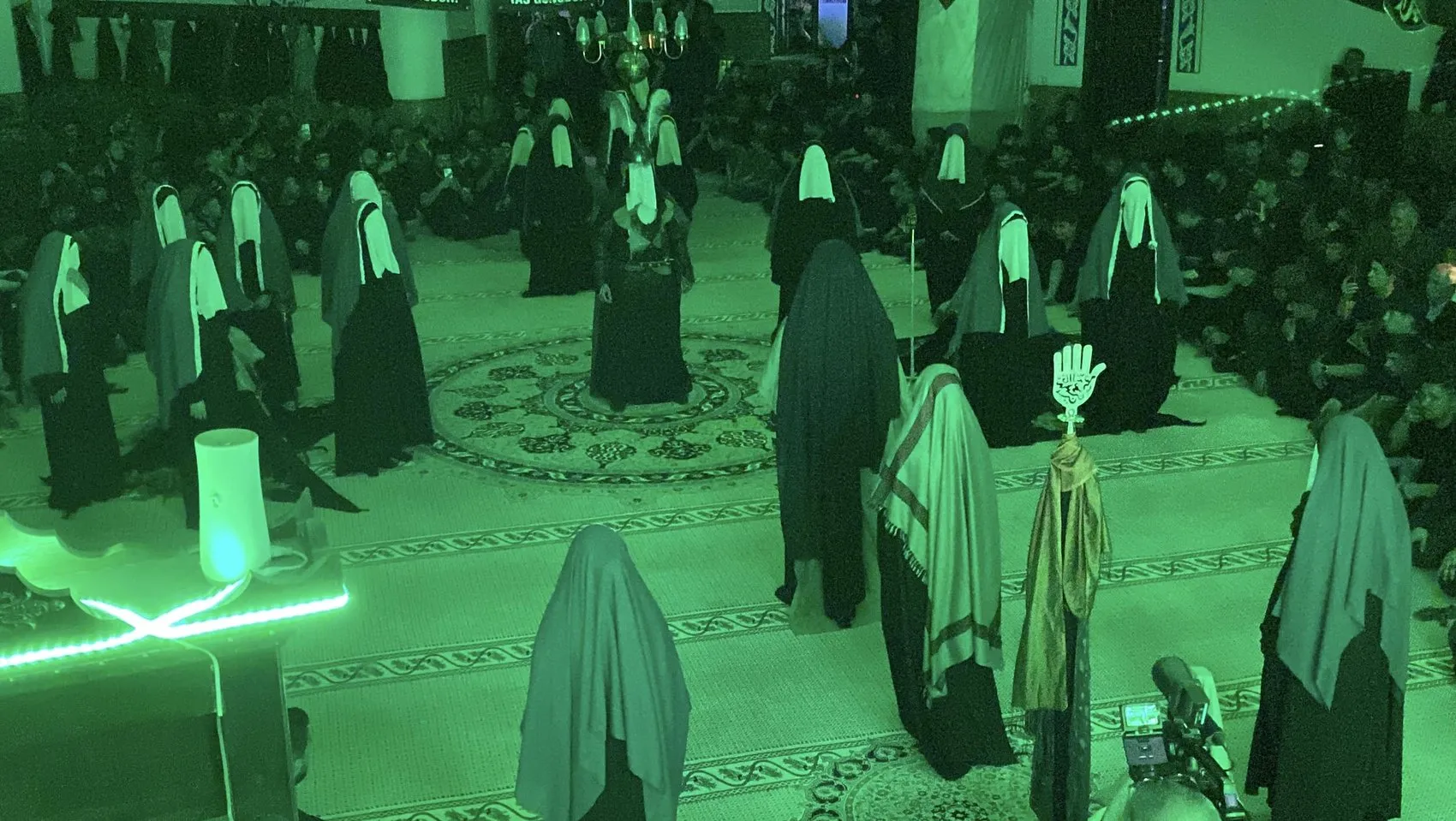 Kars’ta Kerbela yasını tutan binlerce kişi meydanlara indi