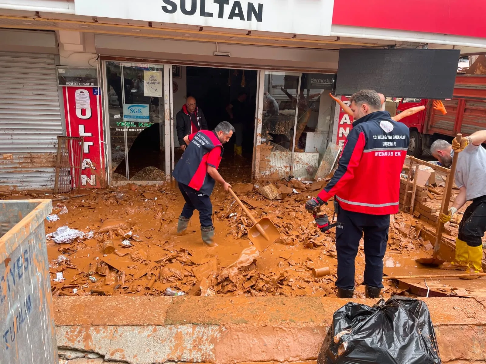 Kırşehir’de sel kabusu bitti temizlik başladı