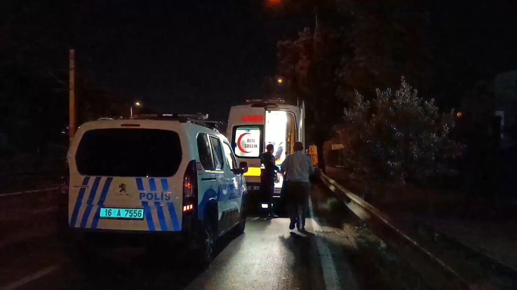 Bursa İzmir Yolu’nda gece yarısı kaza 2 yaralı