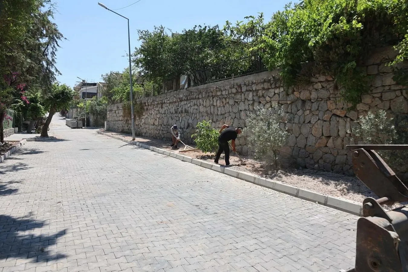 Urla’nın yolları için 186 milyon liralık asfalt ve parke seferberliği