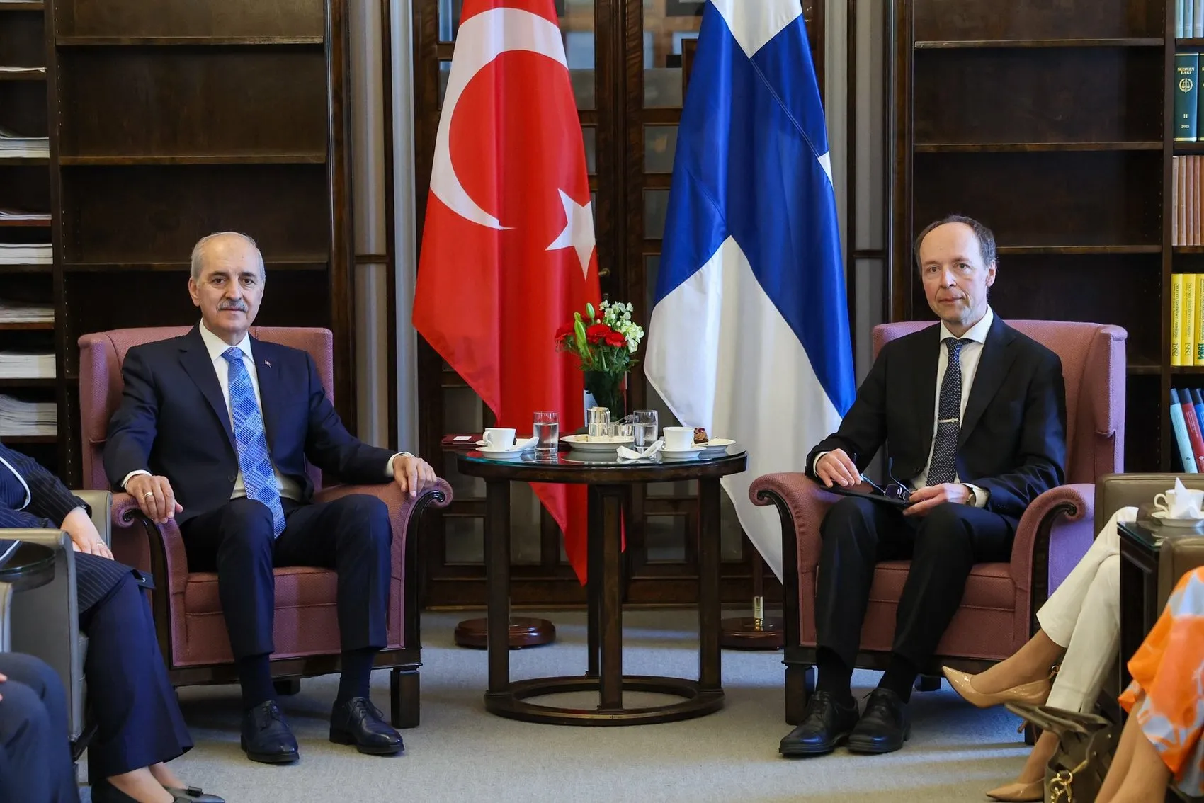 Numan Kurtulmuş Finlandiya'da diplomatik temaslarda bulundu
