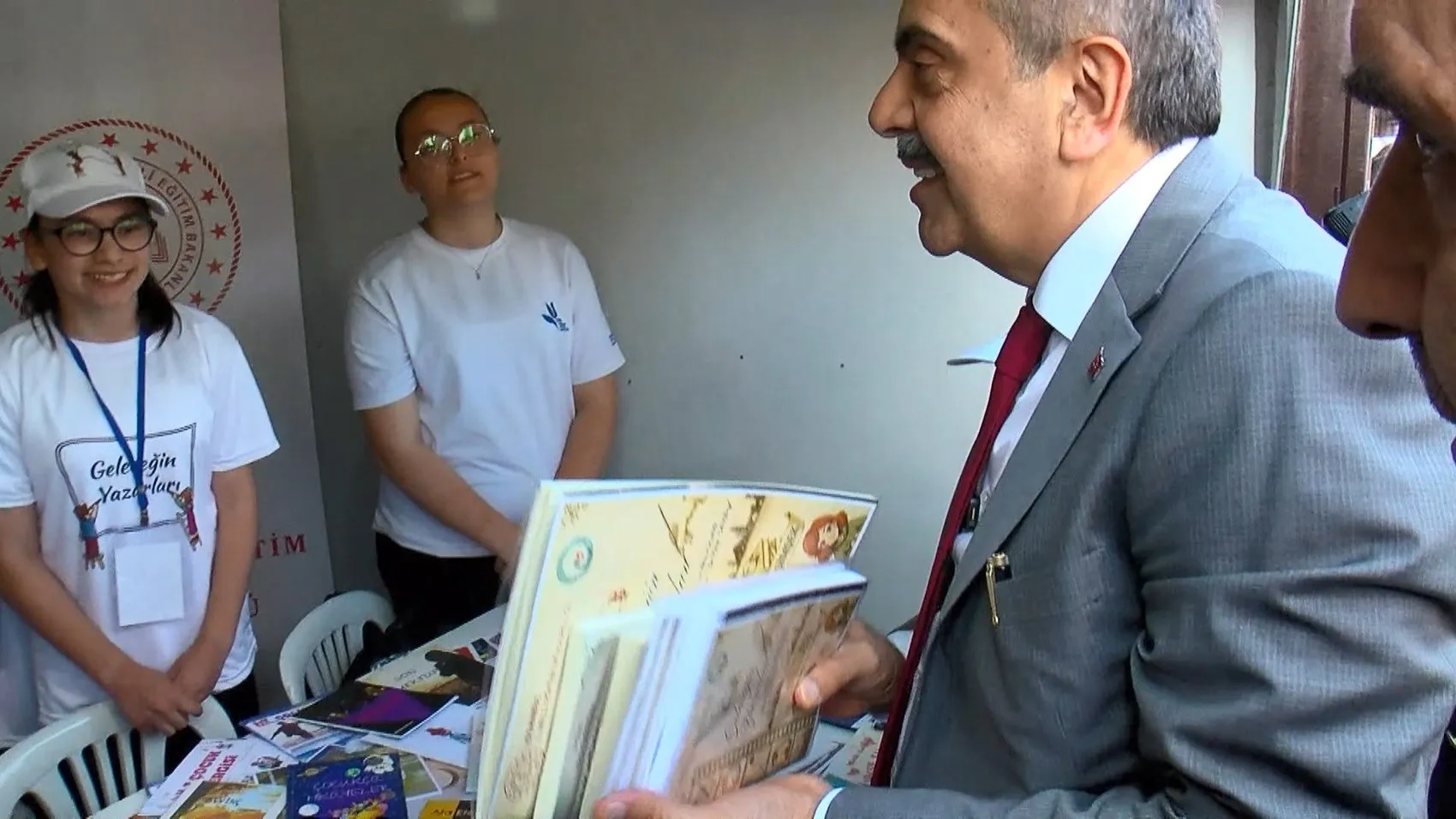 İstanbul’un öğrencileri 3 bin farklı kitapla görücüye çıktı