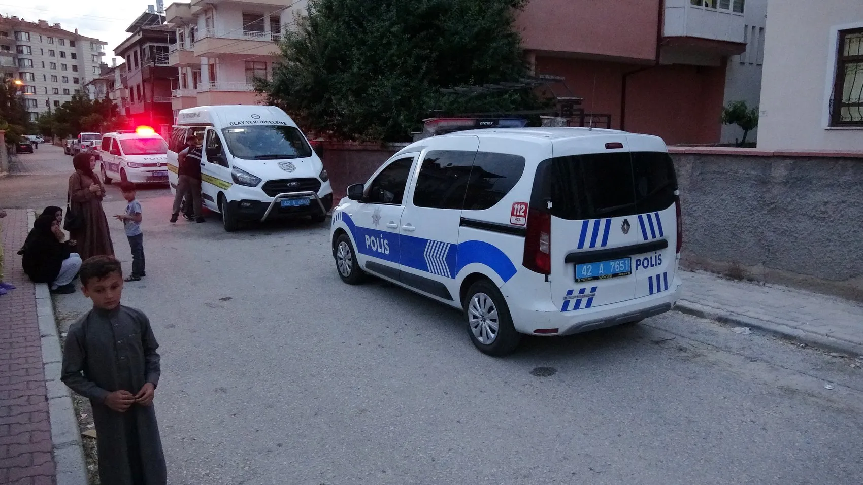 Konya’da uzaklaştırma kararına rağmen eve gelen koca eşini bıçakladı
