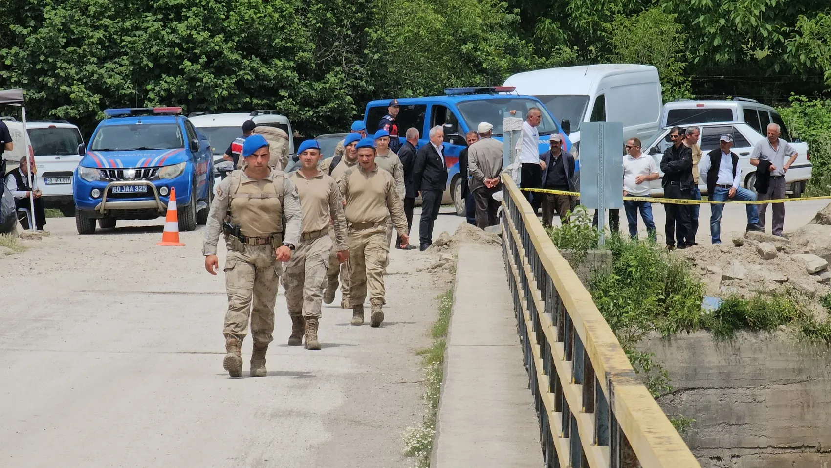 Tokat'ta çaya düşen iki genci arama çalışmaları beşinci gününe girdi